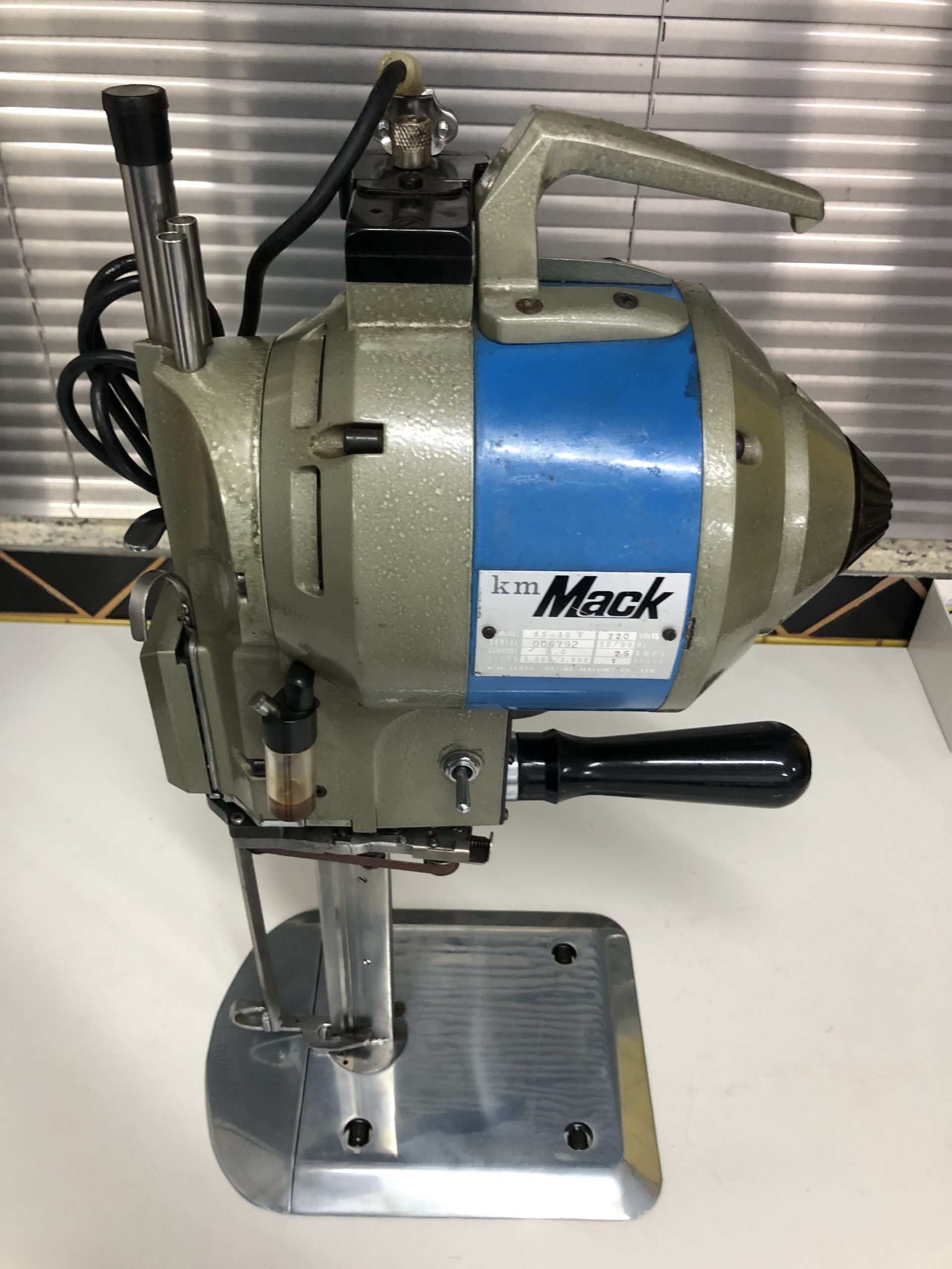 Maquina Usada de Corte 8 Polegadas KM -220 V