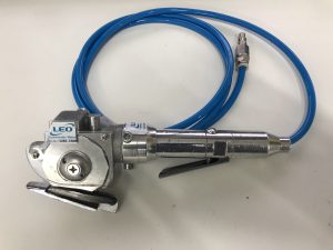 Tesoura Pneumatica 2.5" Usada  para  Cortar Tecido